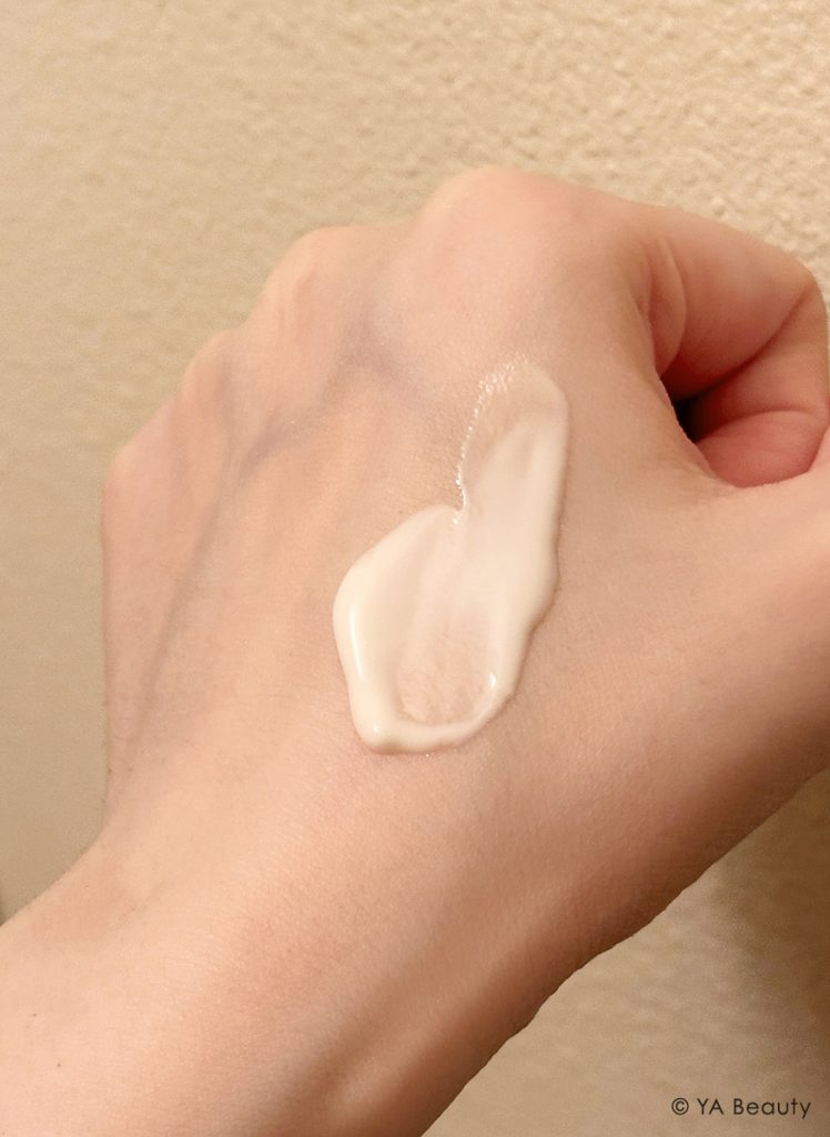 Sisley Paris Ecological Compound moisturizer product texture